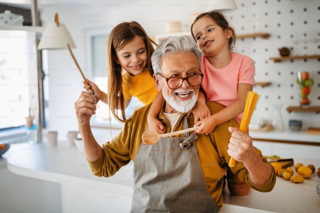 Καλοκαίρι με τους Παππούδες: 4 Λόγοι που Είναι Πολύτιμοι για το Παιδί σας