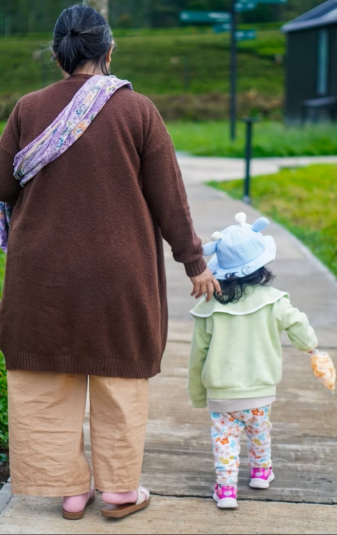 Καλοκαίρι με τους Παππούδες: 4 Λόγοι που Είναι Πολύτιμοι για το Παιδί σας