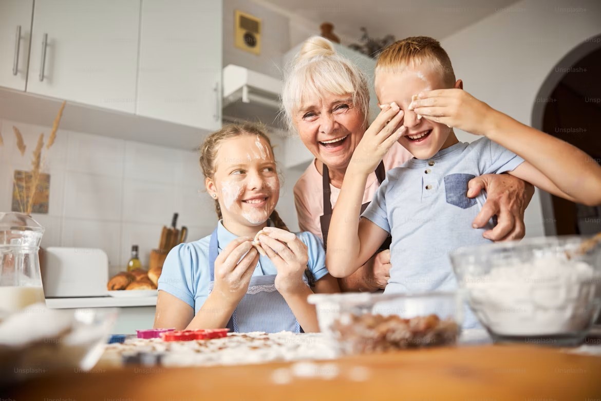 Καλοκαίρι με τους Παππούδες: 4 Λόγοι που Είναι Πολύτιμοι για το Παιδί σας
